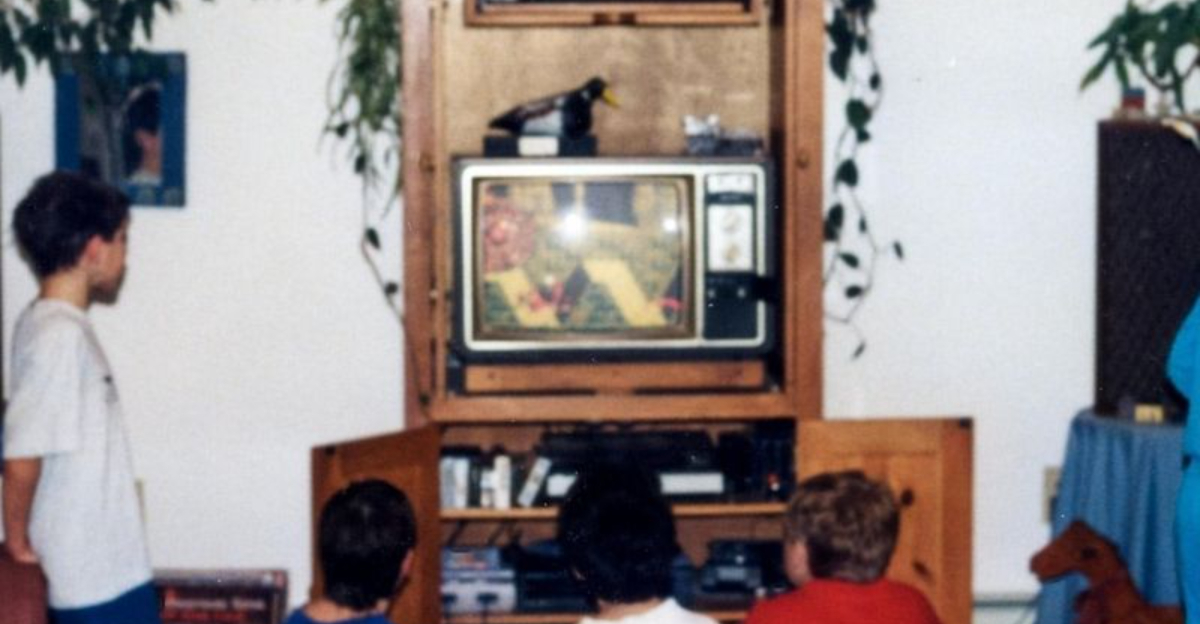 10 Classic Ways Families Spent Lazy Sunday Afternoons in the '90s